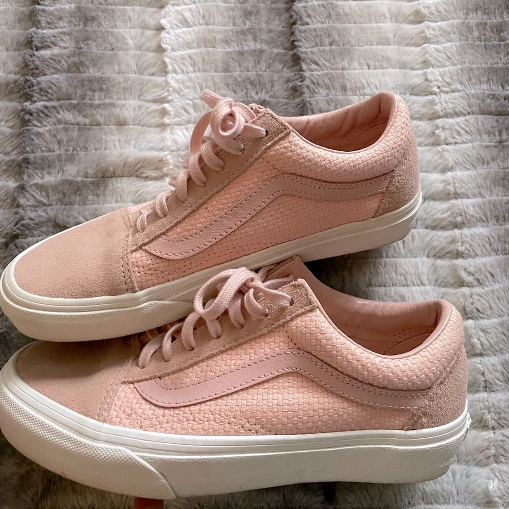 Women’s Size 7 Vans Sneakers